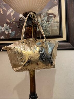 Elizabeth Arden please check all picture of condition